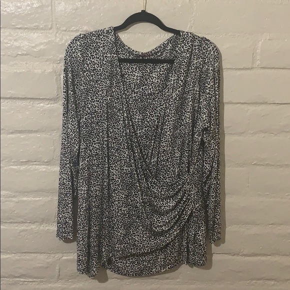 Motherhood Maternity Tops - 🇺🇸 3 for$13  Must bundle 3 🇺🇸 items for discount.